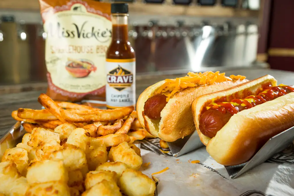 Crave Hot Dogs and BBQ Moving Into Former Wahoo’s Fish Tacos Location