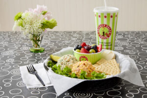 HICKEN SALAD CHICK CONTINUES COLORADO EXPANSION, OPENING NEWEST RESTAURANT IN JOHNSTOWN ON SEPTEMBER 12